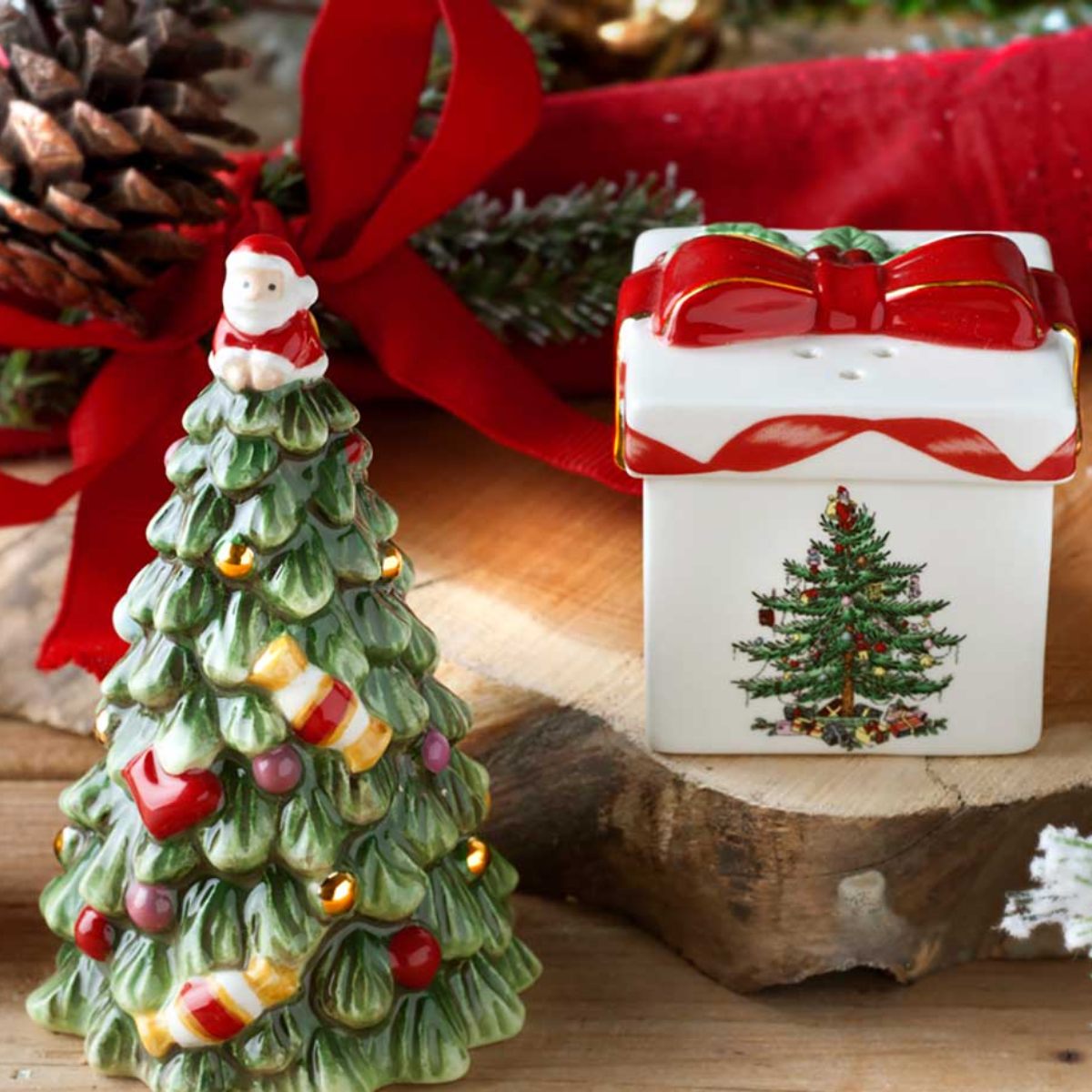 Christmas Tree Gift & Tree Salt & Pepper Set image number null